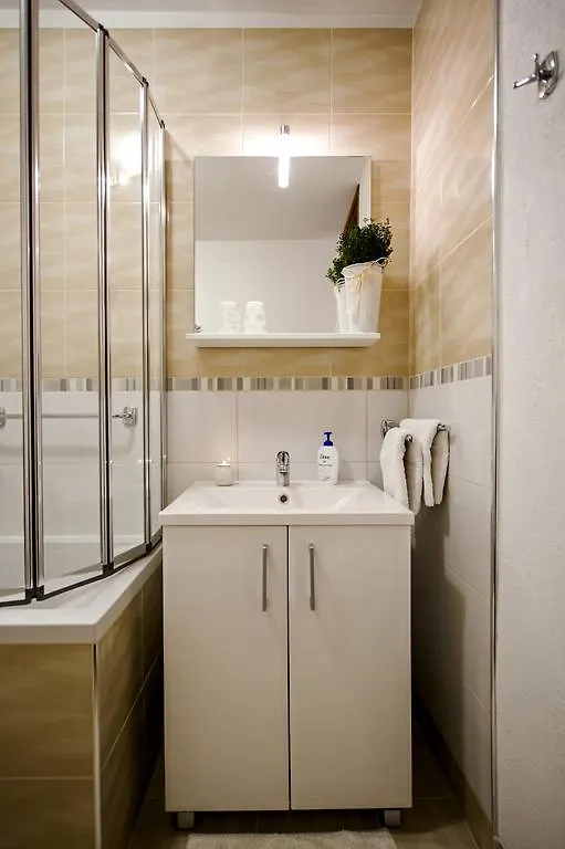 Apartment Main Street Carera Ровинь 0*,